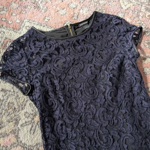 Club Monaco Navy Blue Lace Lined  Sheath Dress Leather Detail Gold Zip Size 6 - Picture 2 of 7